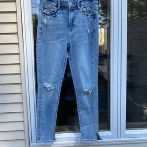 American Eagle light wash jeans
